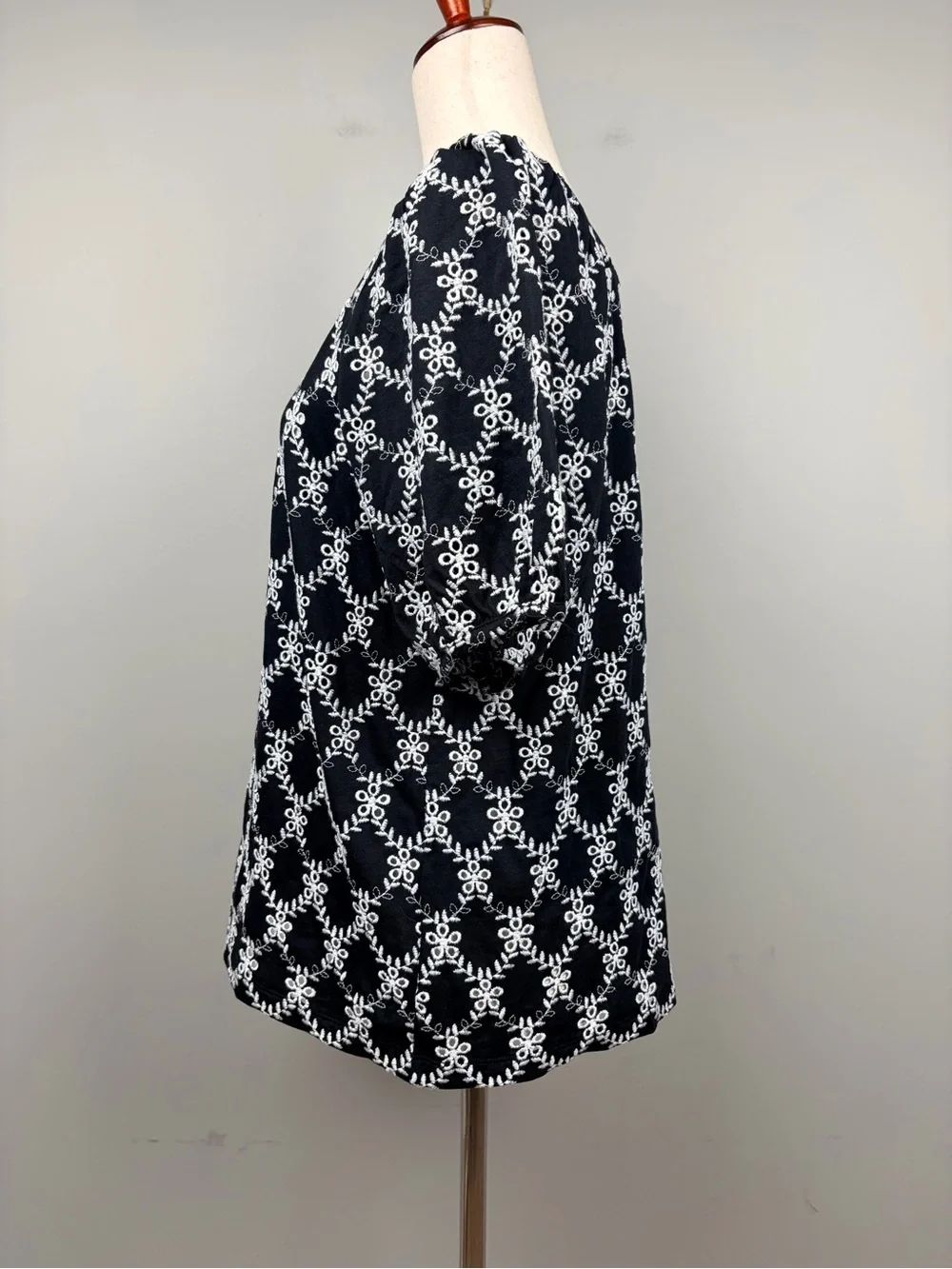 LOFT Black White Embroidered Eyelet Puff Sleeve Top Womens Large NWT Cotton